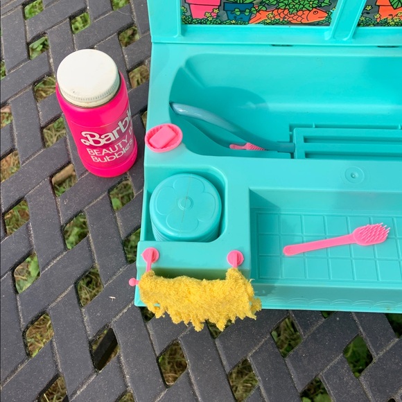 Vintage 1975 Barbie Turquoise Beauty Bath Set - Picture 4 of 8